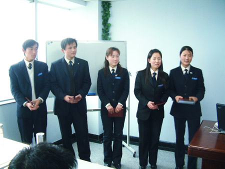 威龍公司2004年表彰暨2005年市場動(dòng)員大會(huì)召開